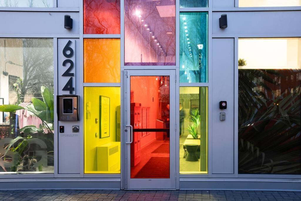 Escape In The Sky Studio Apartment Calgary